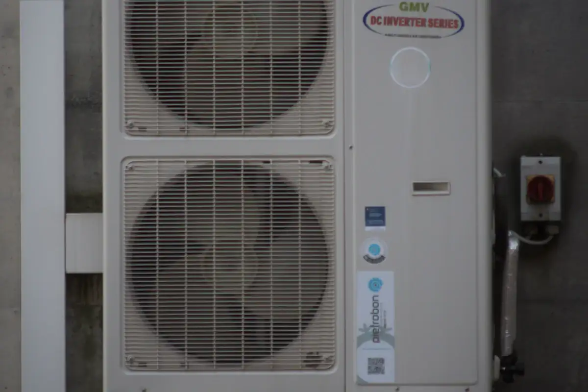 Ac condenser unit