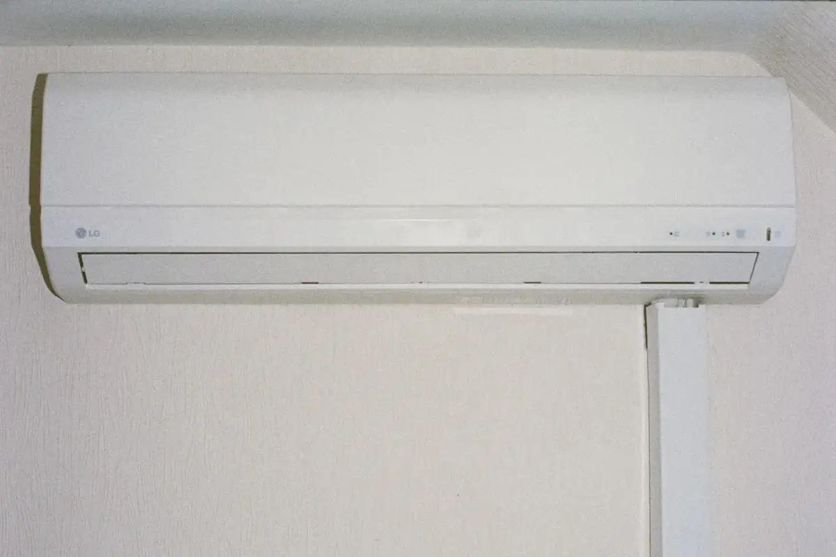 Mini split wall unit